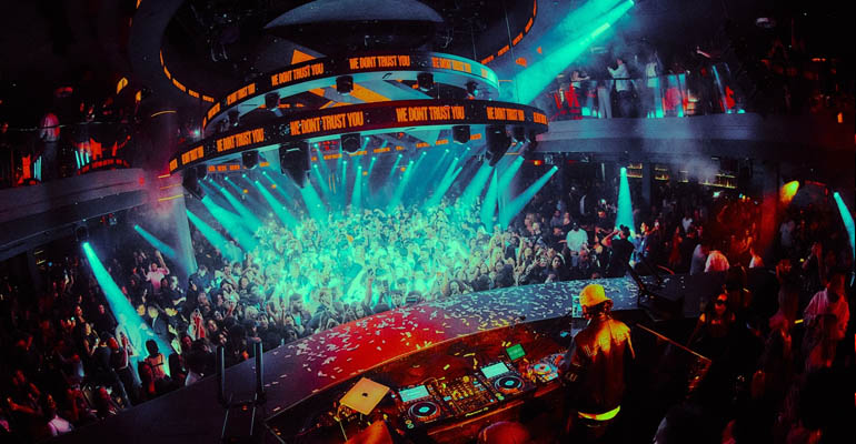 Vegas Clubs Open On Sundays